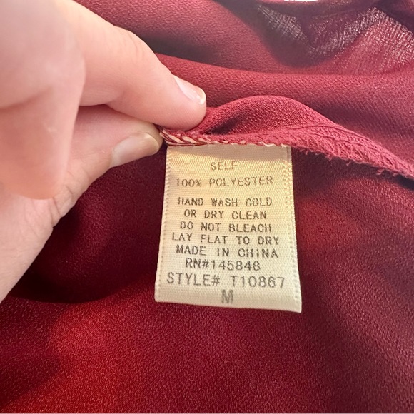 Everly Red & Gold V-neck Tank Top, Size: M - Picture 6 of 6